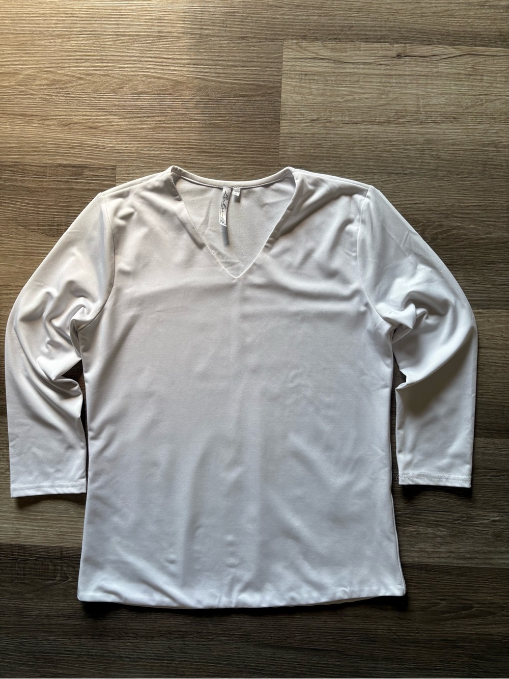 Lulu-B White V-Neck 3/4 Sleeve Top UPF 50+ Sun Protection Size S